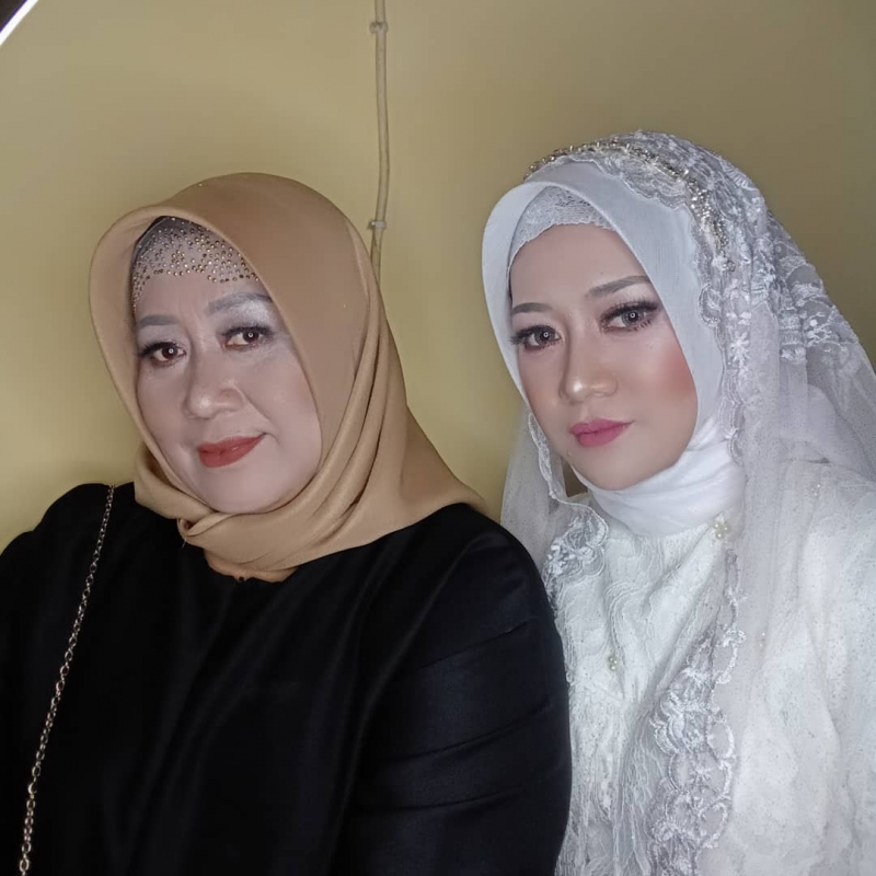 #masyaallohâœ¨2generasi
#allmakeupbyme @deviayoosef
#Atire @kae_hairstudio #makeupakad#Hijabdo#Weddinghijab#akadduluaja#salonbandungtimur#salonbandungmurah#wakeup4makeup#pengantinhijab #hijabers#hijabootd #nikahyuk#nikahmurahbandung#makeupbandungtimu