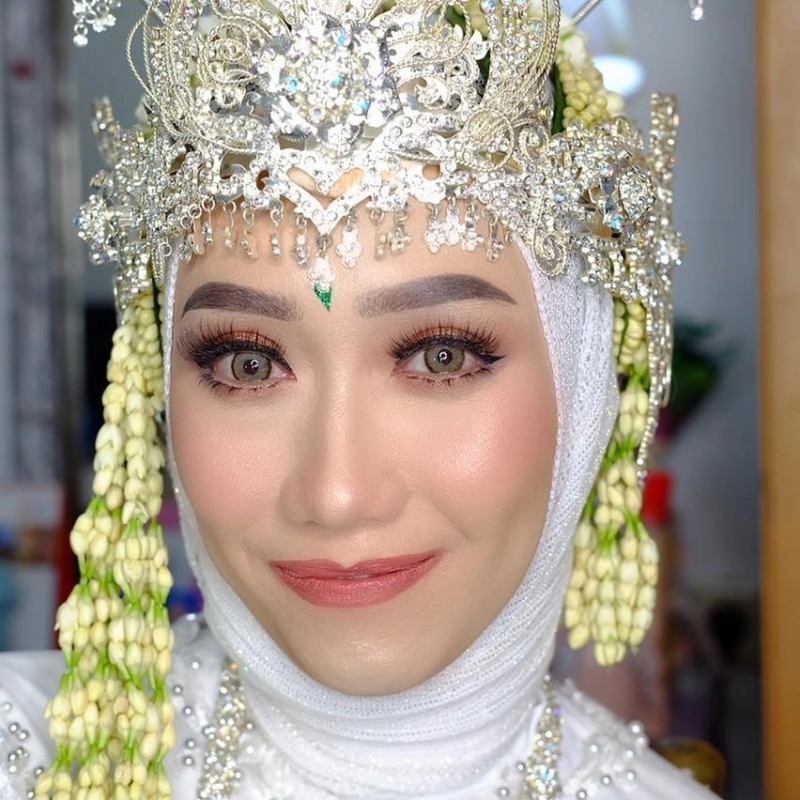 #alhamdulillah Samawa Teteh @lizaaayn #makeup @kikyrahmadini.makeup #hijabsiger 