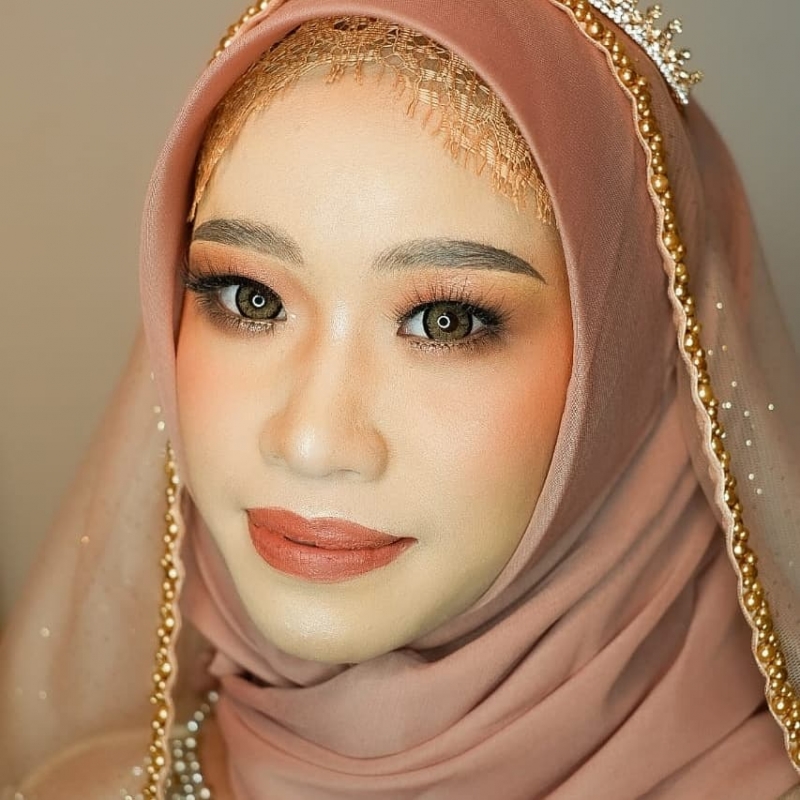 Reseption Look Teh DianaðŸ’–
#latepostðŸ˜ #Allamdulillahhallal#team@kyra_weddingplanner #makeup @makeupby.riens 