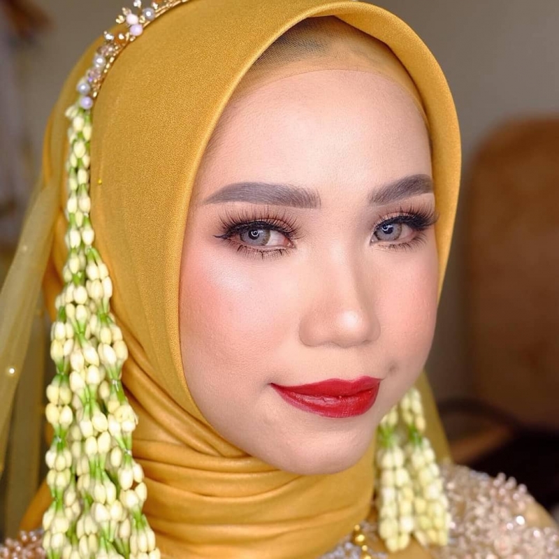 #akadnikah#cantiknian#pengantinpalembang @niaanidya #samawa
 #makeupakad @kikyrahmadini.makeup #crowntail @kyra_weddingplanner 